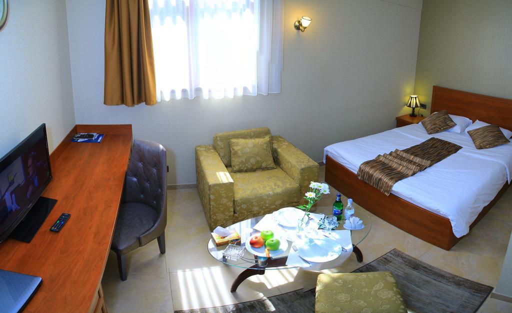 Park Avenue Hotel Jereván Kültér fotó